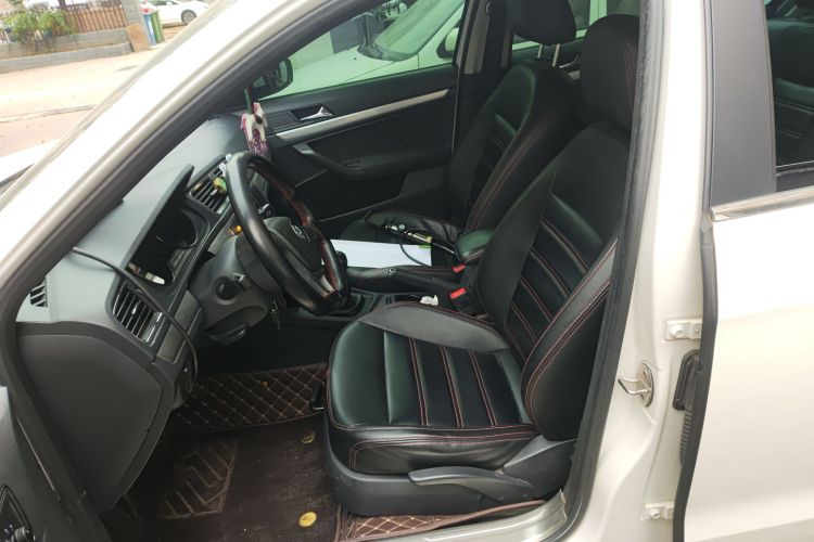 大众 朗逸 2017款 1.6L 手动风尚版中控内饰19