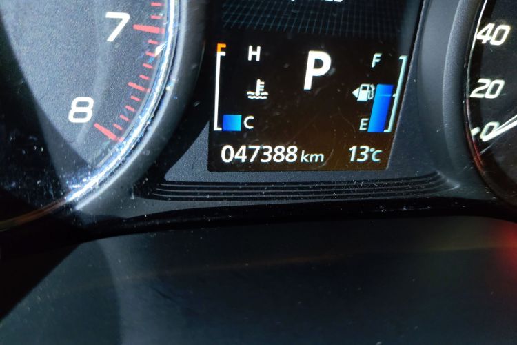 三菱 欧蓝德 2020款 2.4L 四驱致享版 7座中控内饰15