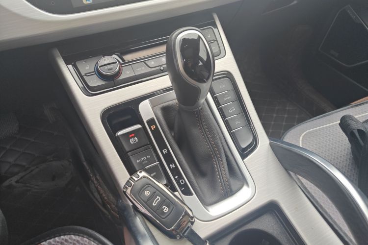 吉利汽车 博越 2018款 1.8TD 自动两驱智尊型4G互联版中控内饰18