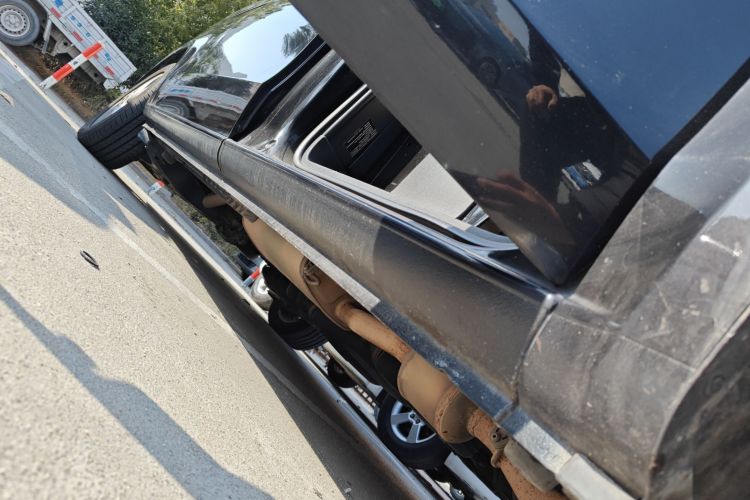 奔驰 威霆 2018款 2.0T 精英版 7座 国V局部细节9001