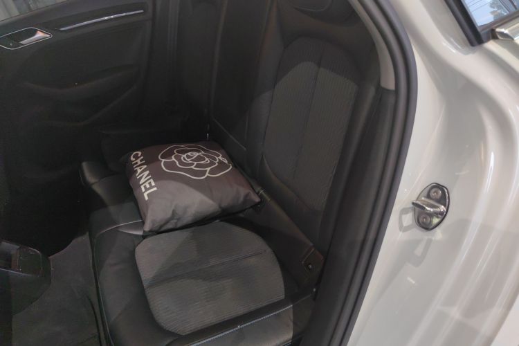 奥迪A3 2019款 Limousine 35 TFSI 时尚型 国V中控内饰7004