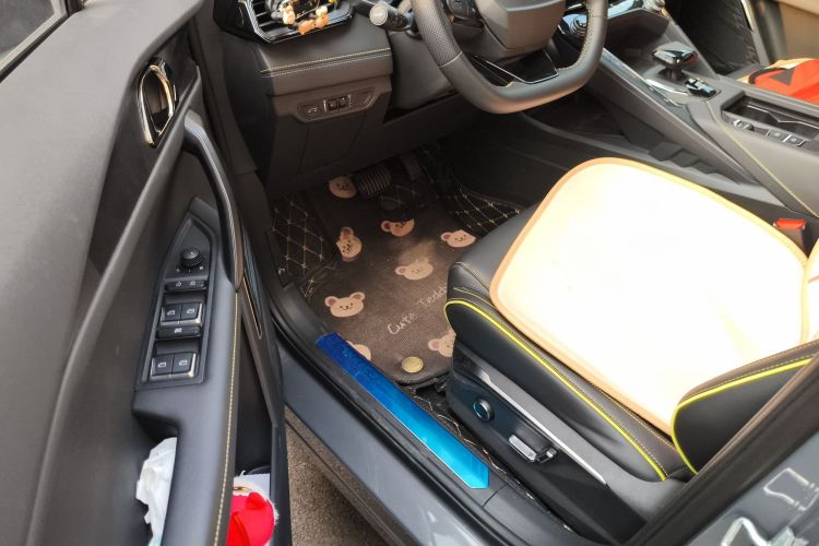 领克06 2023款 Remix 1.5T 劲Halo中控内饰7003