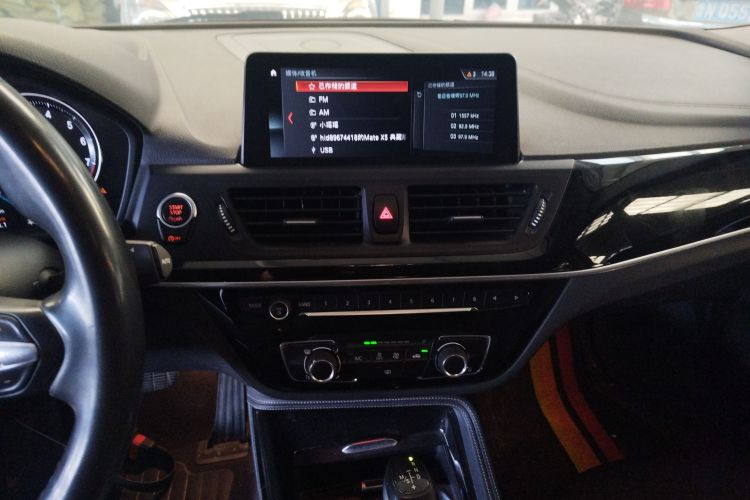 宝马1系 2019款 118i M运动套装中控内饰16