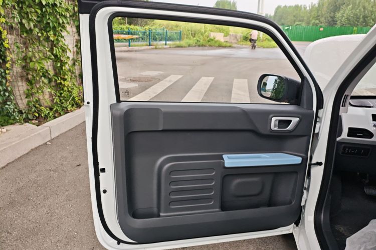 吉利银河 熊猫 2025款 210km 元气熊中控内饰7008