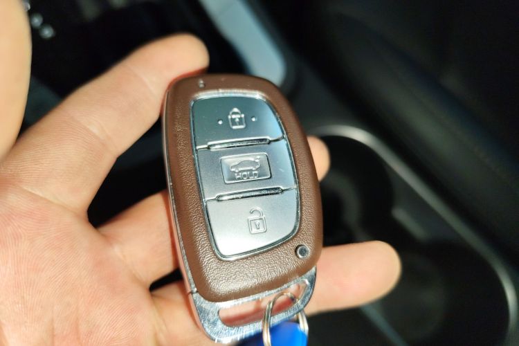 现代 领动 2016款 1.6L 自动智炫·精英型中控内饰7001