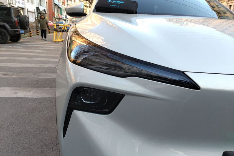 奔腾 悦意03 2025款 565km 乐享版车身外观8