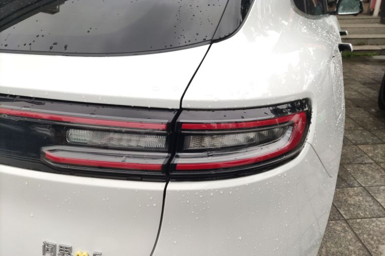 鸿蒙智行 问界M5 2022款 增程后驱标准版车身外观6006