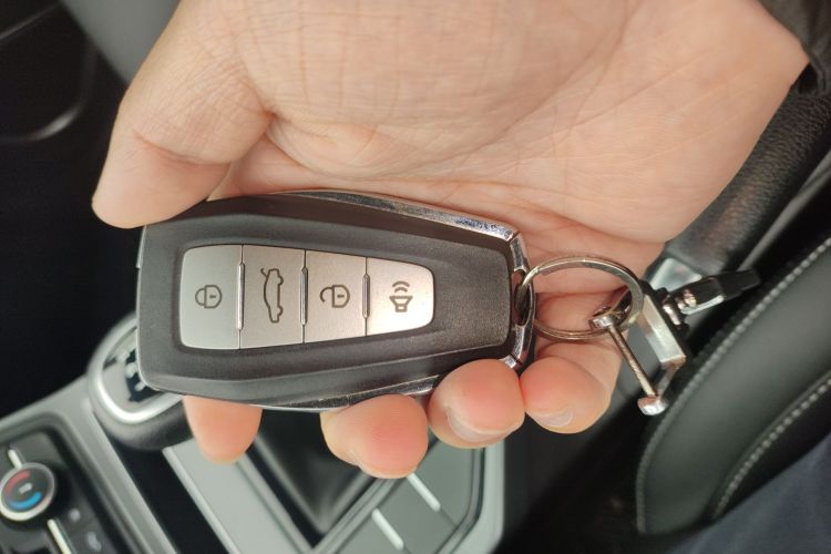 吉利汽车 帝豪 2020款 1.5L 手动向上版中控内饰11