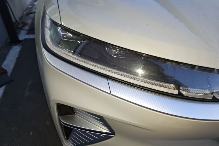 哈弗枭龙MAX 2025款 Hi4 110 Pro车身外观8