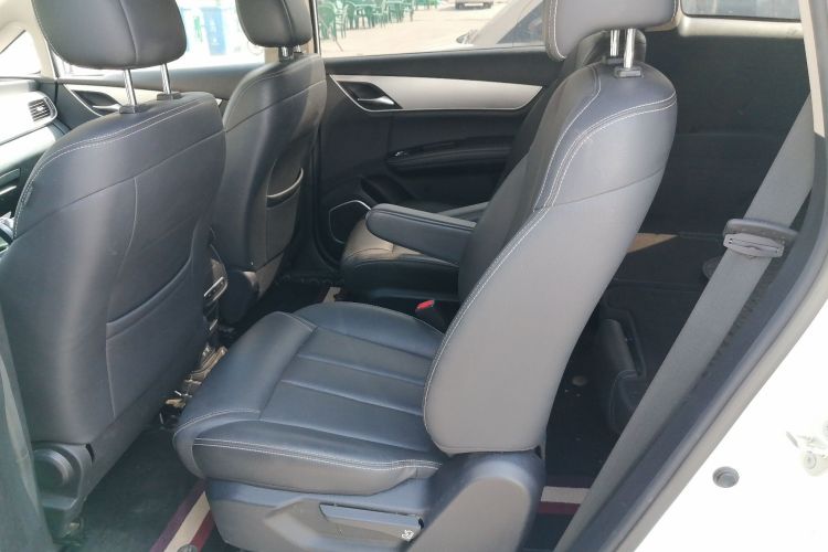 比亚迪 宋MAX 2021款 升级版 1.5T 自动豪华型 6座中控内饰7004