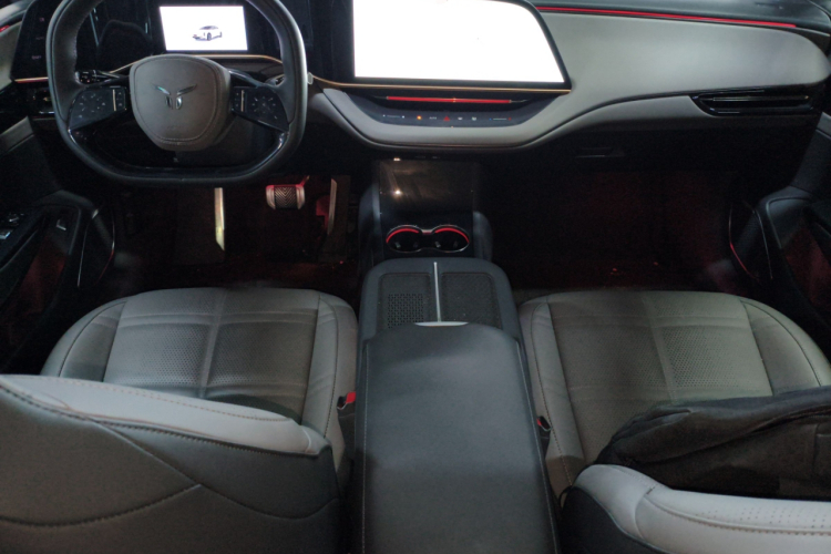 红旗EH7 2024款 690 Pro中控内饰12