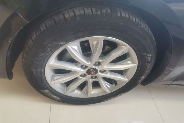 红旗H5 2019款 30TD 型动版车身外观6007