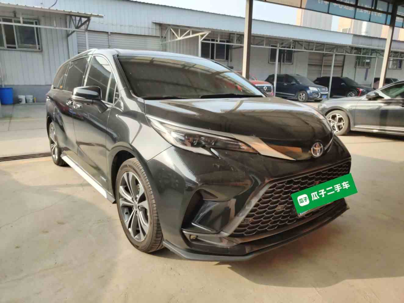 丰田 格瑞维亚 2023款 2.5L混动 尊爵VIP版(5)