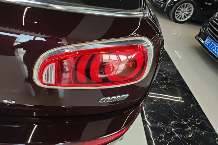 MINI Clubman 2016款 改款 1.5T COOPER 鉴赏家版车身外观9