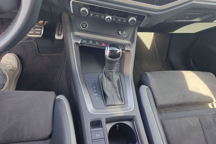 奥迪Q3 2023款 改款 40 TFSI 时尚动感型中控内饰18