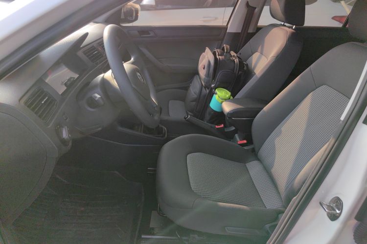 大众 桑塔纳 2019款 1.5L 手动风尚版 国VI中控内饰19