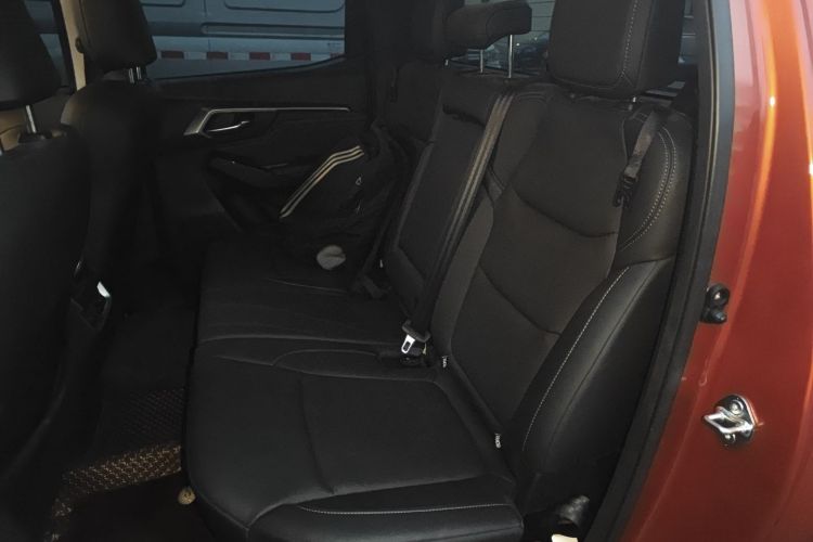 五十铃 D-MAX 2021款 1.9T自动四驱柴油Global引领型RZ4E中控内饰7004