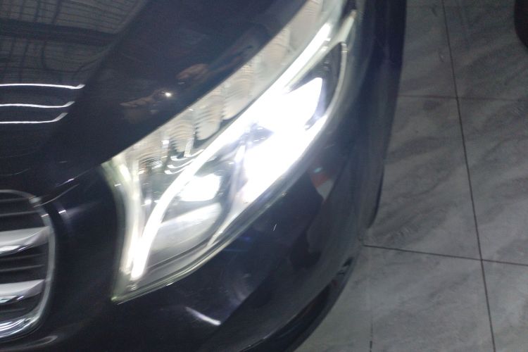 奔驰V级 2018款 V 260 L 尊贵加长版 国VI局部细节36