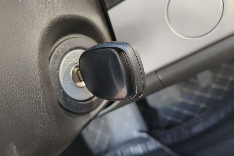 长安启源 长安Lumin 2023款 205km 香沁款中控内饰11