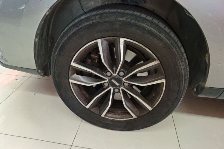 魏牌 VV5 2021款 1.5T 两驱颜先锋车身外观6007