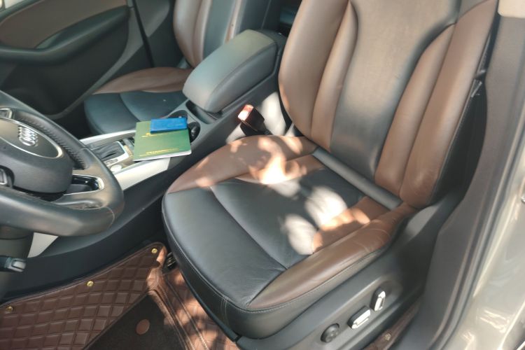 奥迪Q5 2017款 Plus 40 TFSI 技术型中控内饰19