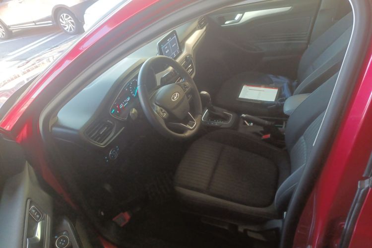 福特 福克斯 2020款 两厢 1.5L 自动锋跃型中控内饰7003