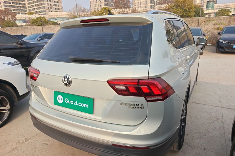 大众 途观L 2017款 330TSI 自动两驱豪华版车身外观7