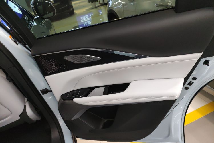 凯迪拉克 IQ锐歌 2022款 后驱长续航豪华版中控内饰45