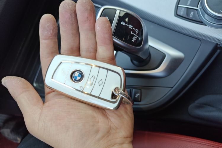 宝马3系GT 2019款 320i M运动型中控内饰11