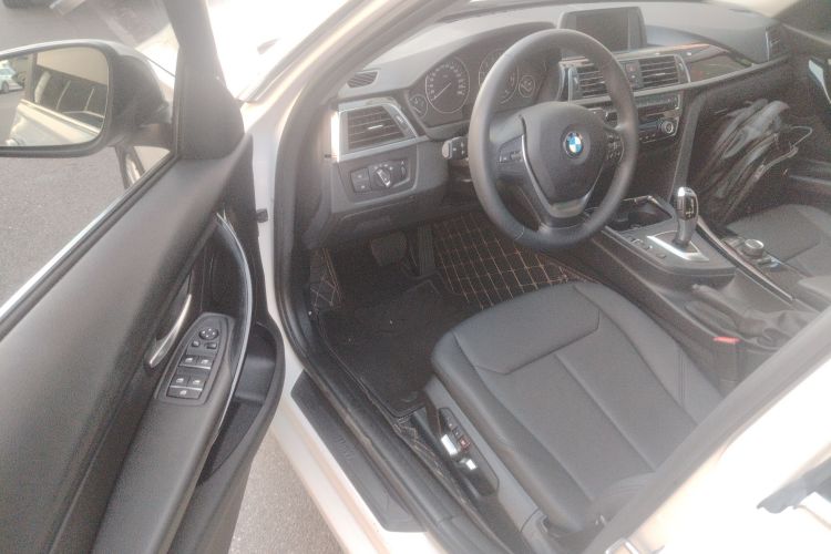 宝马3系 2017款 320Li 时尚型中控内饰7003