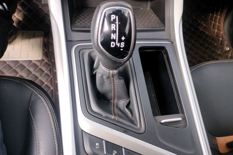 吉利汽车 远景X6 2018款 1.4T CVT 4G互联豪华型中控内饰18