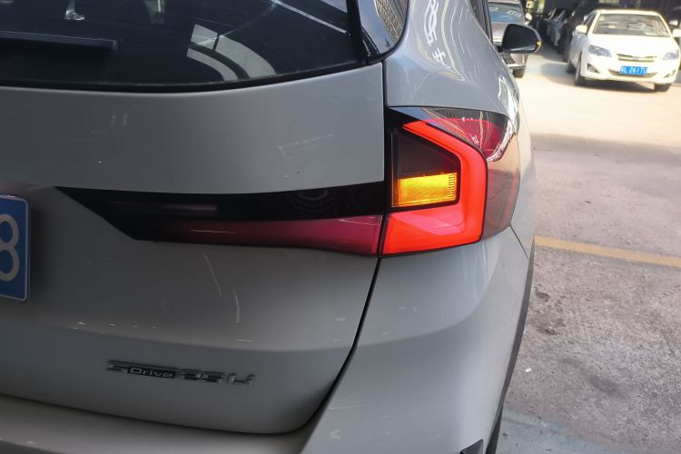 宝马X1 2023款 sDrive25Li X设计套装车身外观9