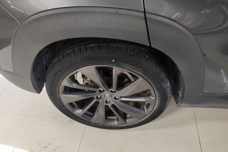 长安UNI-T 2020款 1.5T 尊贵型车身外观6003