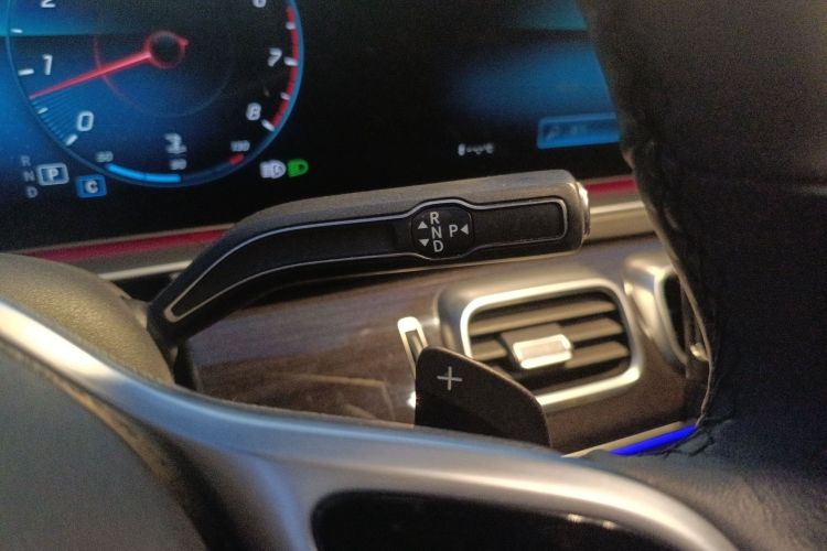 奔驰GLE 2020款 改款 GLE 350 4MATIC 时尚型特别版中控内饰18