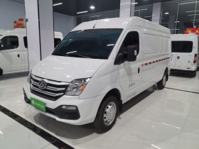 上汽大通MAXUS 新途V80 2025款 超值版城配王 2.0T 手动长轴中顶127Ps 3座