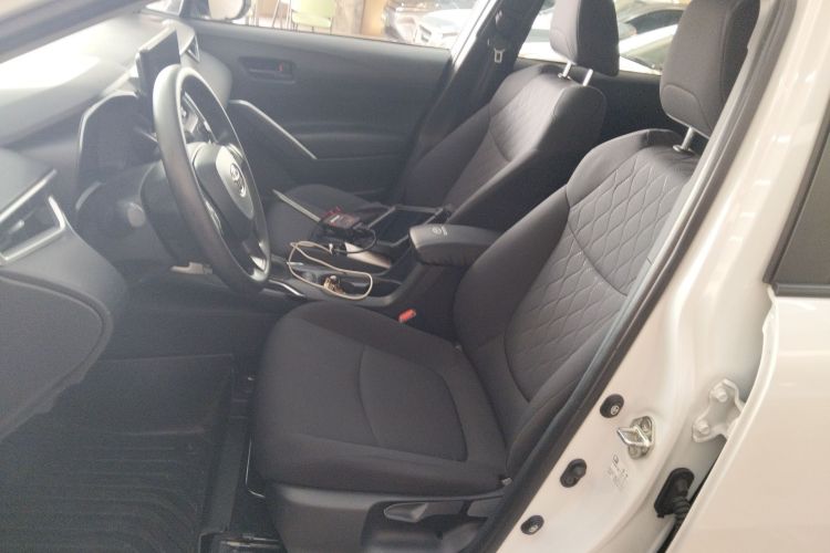 丰田 卡罗拉锐放 2024款 2.0L 精英版中控内饰19