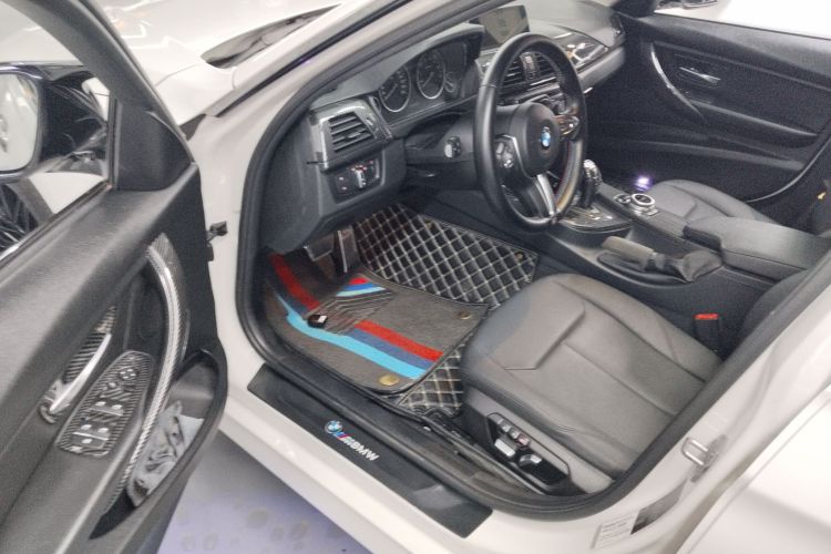 宝马3系 2017款 320Li M运动型局部细节19