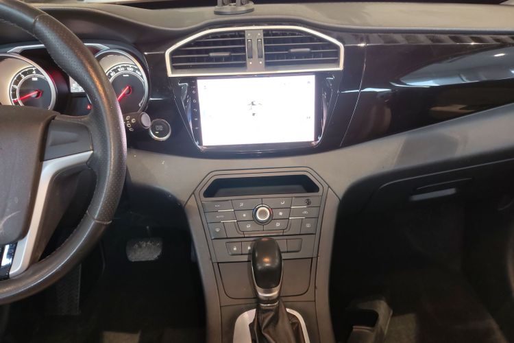 名爵 锐腾 2015款 2.0TGI TST豪华版局部细节16