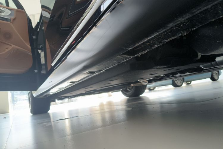 红旗H9 2024款 2.0T 旗畅 私享风尚版局部细节9002