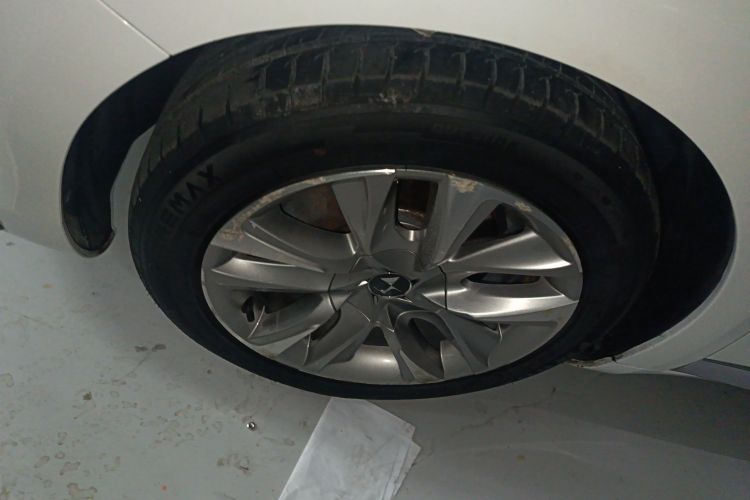 DS 5 2014款 1.6T 豪华版THP160车身外观6006