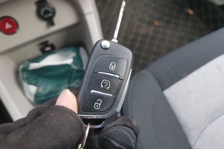 江铃集团新能源 易至EV2 2024款 201km 舒适型中控内饰11