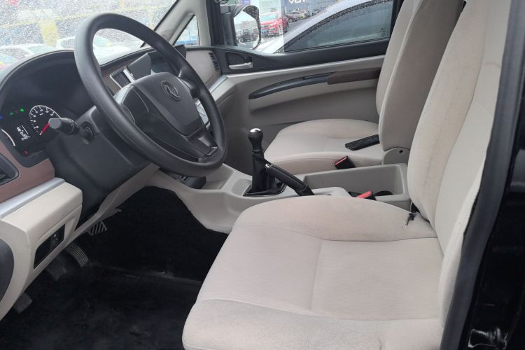 东风风行 菱智 2020款 M5L 1.6L 实用型局部细节19