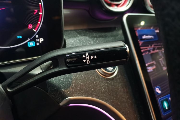 奔驰C级 2023款 C 260 L 运动版中控内饰18