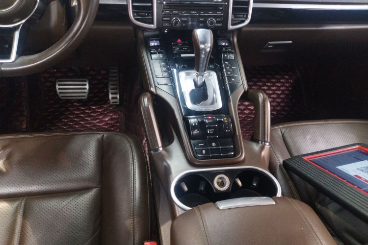 保时捷 2015款 Cayenne 3.0T中控内饰18