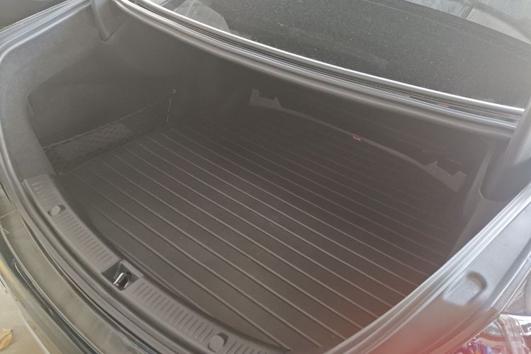 奔驰E级 2020款 改款 E 260 L 运动型机舱底盘23