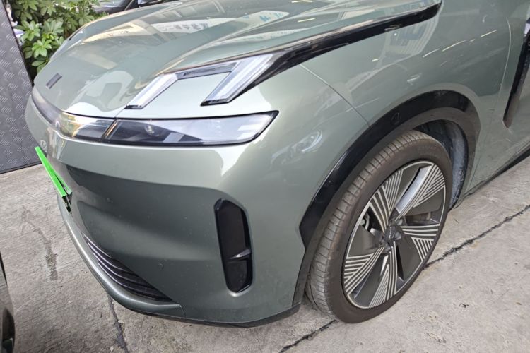 领克08 EM-P 2023款 220km 四驱性能Halo局部细节36