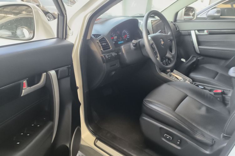 雪佛兰 科帕奇 2014款 2.4L 两驱城市版 7座中控内饰7003