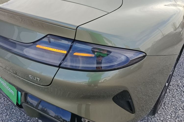 小米汽车 小米SU7 2024款 后驱标准创始版车身外观9