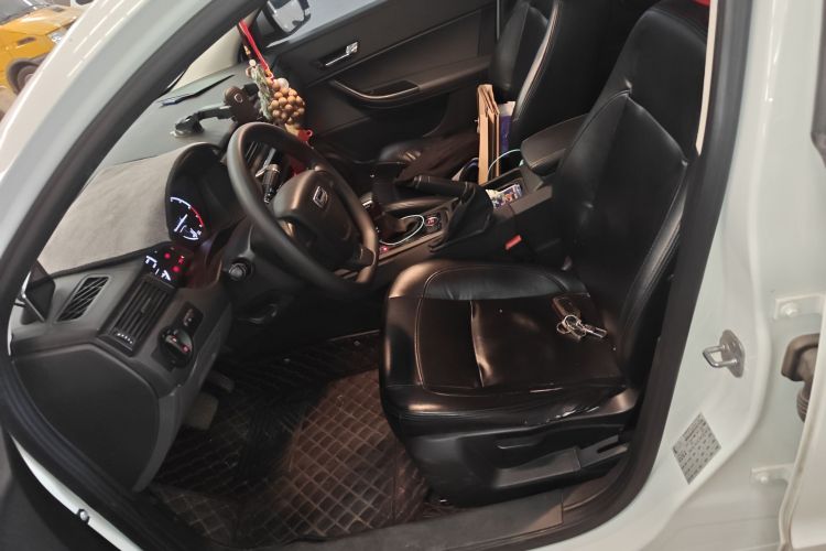 观致3 2018款 三厢 1.6L 自动领先型中控内饰19