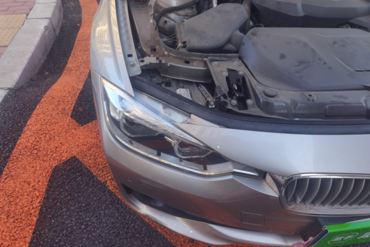 宝马3系 2018款 320Li 时尚型车身外观8